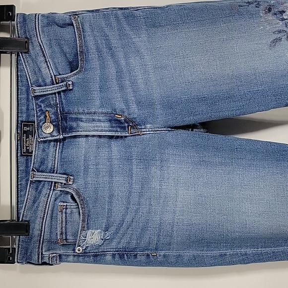 Abercrombie & Fitch Harper Low Rise Super Skinny Distressed Floral detail Size 0 - Picture 5 of 16